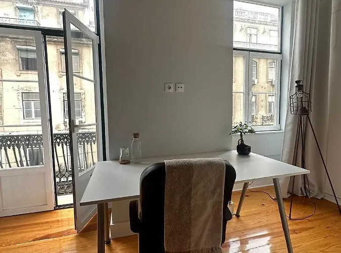 Com Banheiro Privativo No Centro De Lisboa