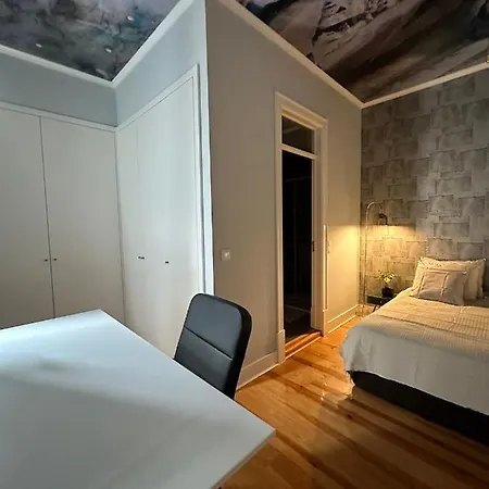 Com Banheiro Privativo No Centro De *